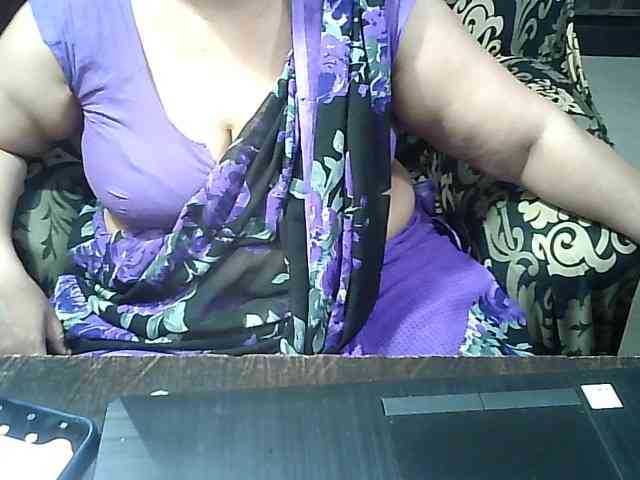 Indianbhabhimilf40 webcam