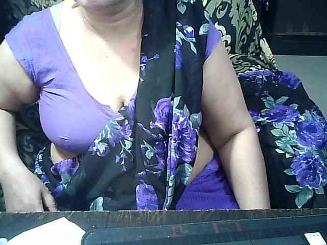 Indianbhabhimilf40 webcam