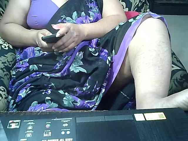 Indianbhabhimilf40 webcam