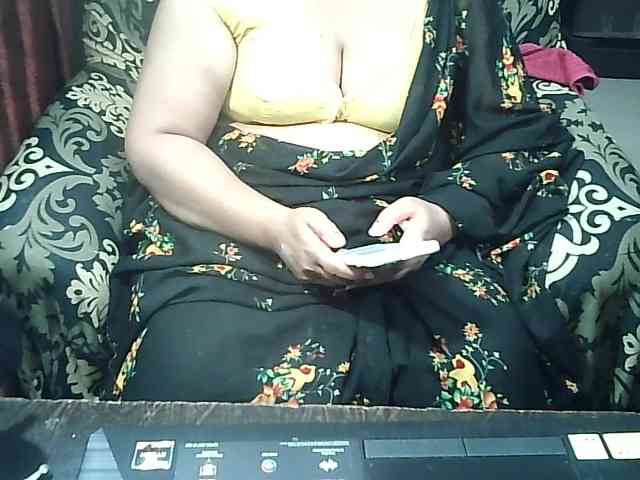 Indianbhabhimilf40 webcam
