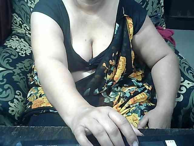 Indianbhabhimilf40 webcam