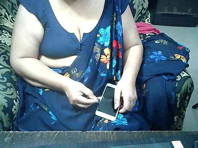 Indianbhabhimilf40 webcam