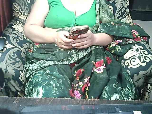 Indianbhabhimilf40 webcam