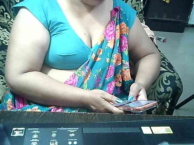 Indianbhabhimilf40 webcam