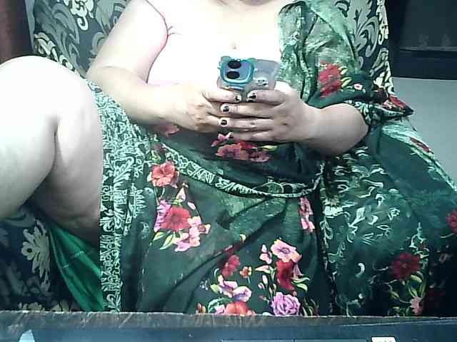 Indianbhabhimilf40 webcam