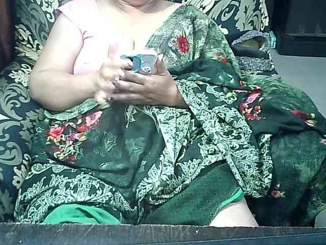 Indianbhabhimilf40 webcam