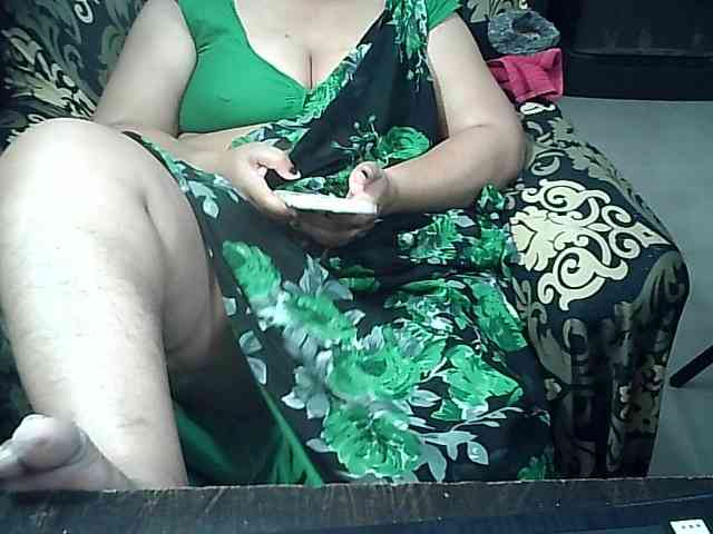 Indianbhabhimilf40 webcam