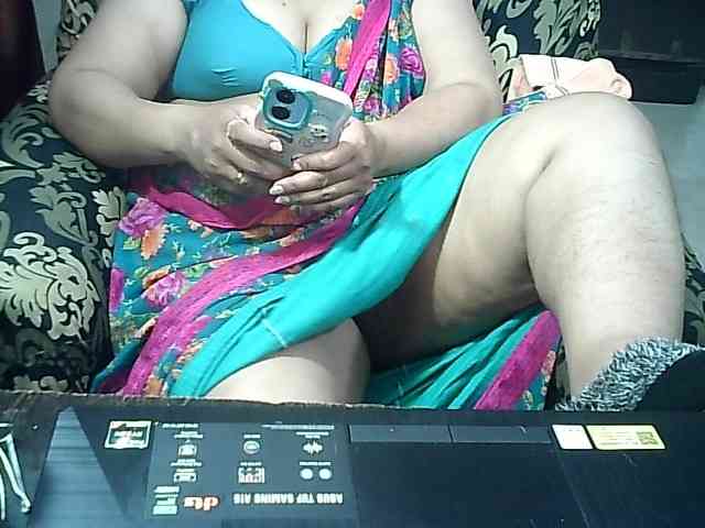 Indianbhabhimilf40 webcam