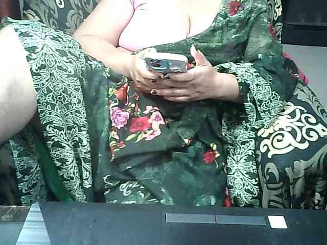 Indianbhabhimilf40 webcam