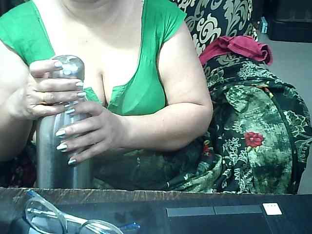 Indianbhabhimilf40 webcam