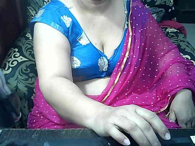 Indianbhabhimilf40 webcam
