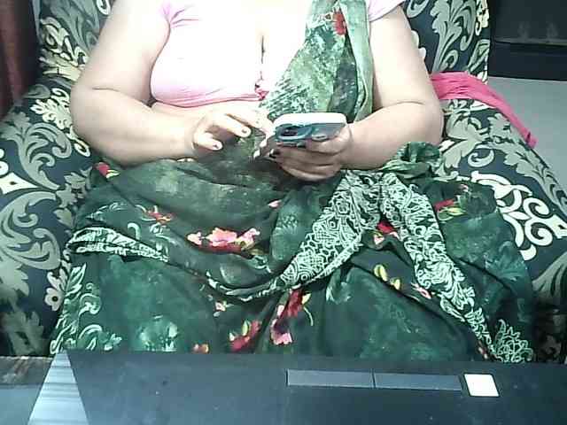 Indianbhabhimilf40 webcam