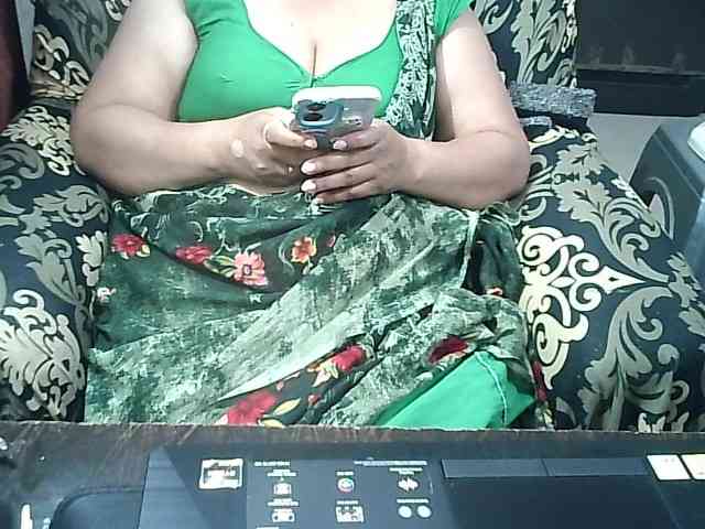 Indianbhabhimilf40 webcam
