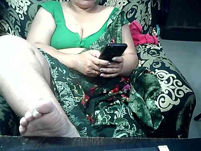 Indianbhabhimilf40 webcam