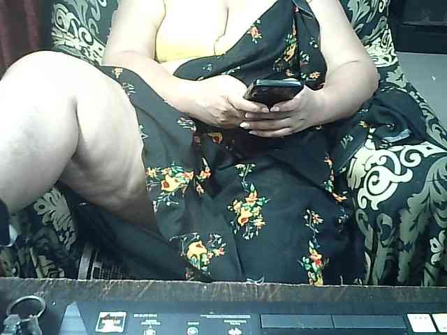 Indianbhabhimilf40 webcam