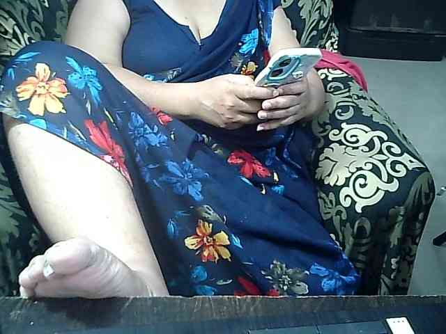 Indianbhabhimilf40 webcam