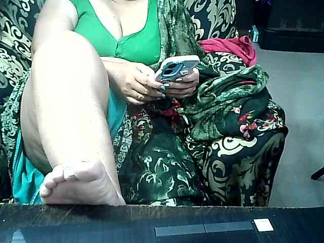 Indianbhabhimilf40 webcam