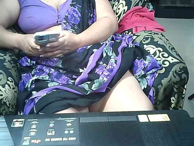 Indianbhabhimilf40 webcam