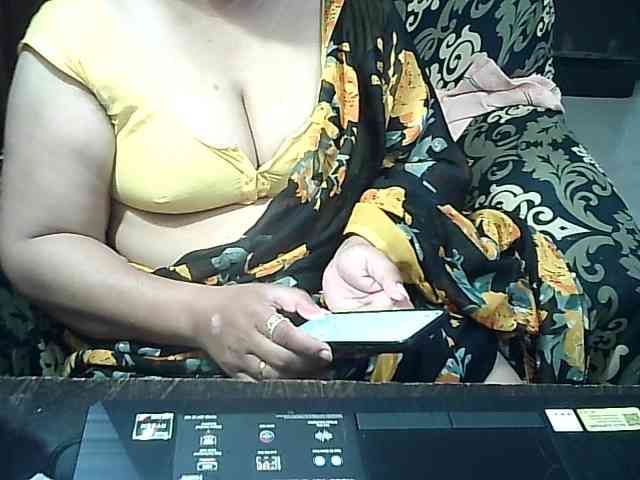 Indianbhabhimilf40 webcam