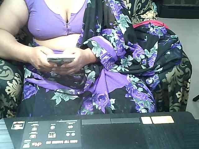 Indianbhabhimilf40 webcam