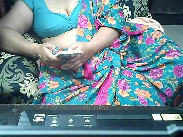 Indianbhabhimilf40 webcam