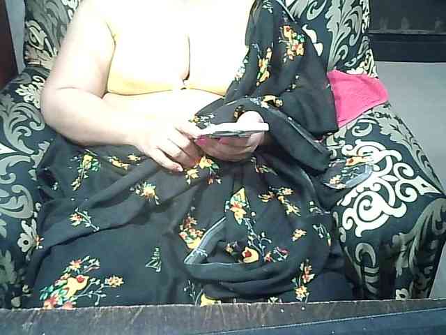 Indianbhabhimilf40 webcam