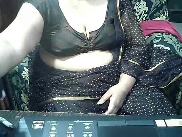 Indianbhabhimilf40 webcam