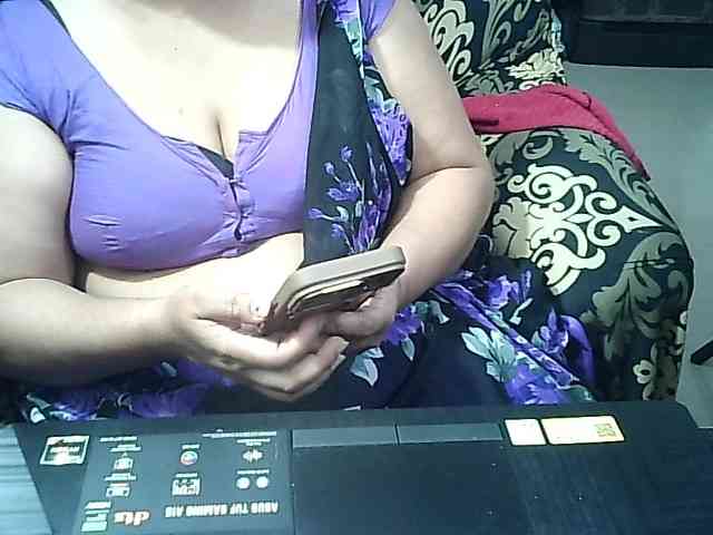 Indianbhabhimilf40 webcam