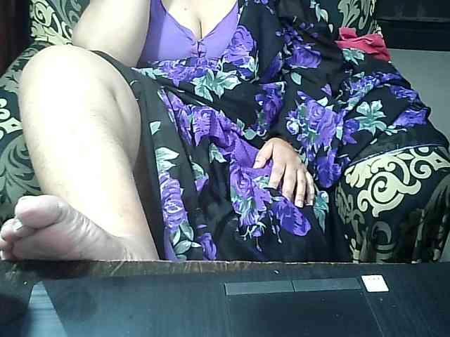 Indianbhabhimilf40 webcam