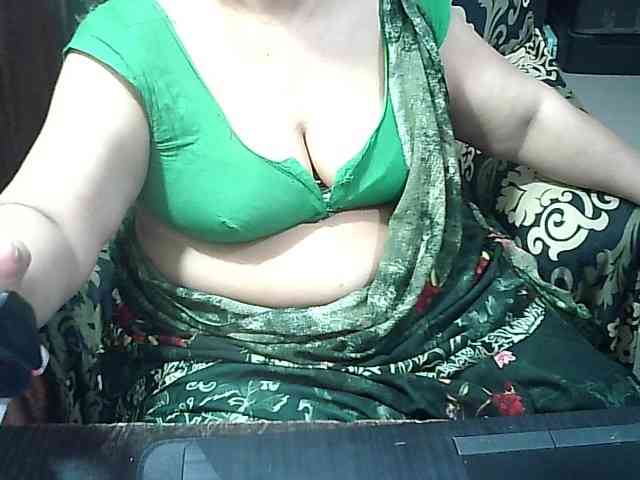 Indianbhabhimilf40 webcam