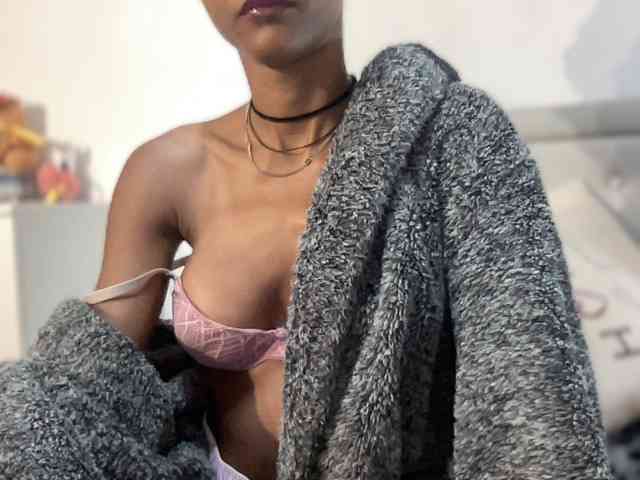 Aryaexoticaonly webcam