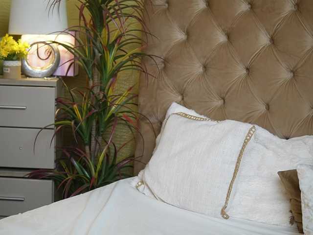 TiffanyTaboo's BongaCams show and profile