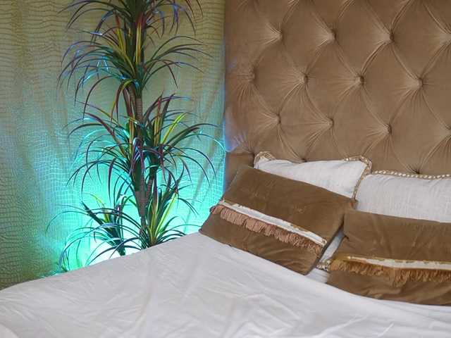 TiffanyTaboo's BongaCams show and profile