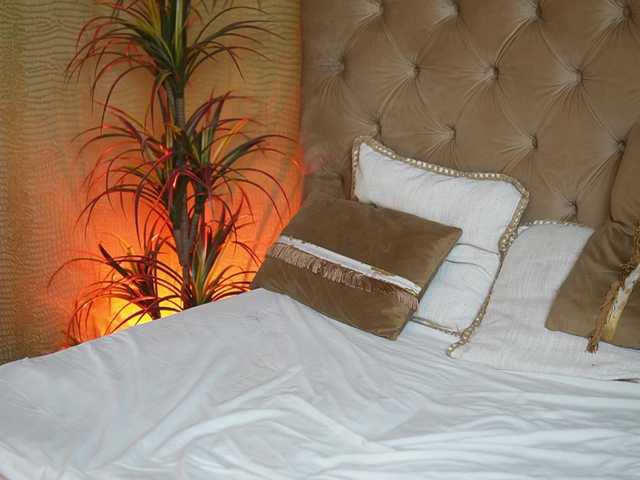 TiffanyTaboo's BongaCams show and profile