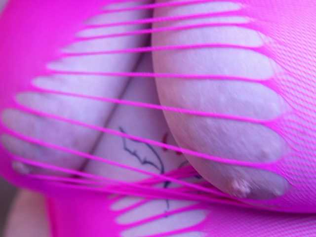 TiffanyTaboo's BongaCams show and profile