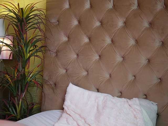 TiffanyTaboo's BongaCams show and profile