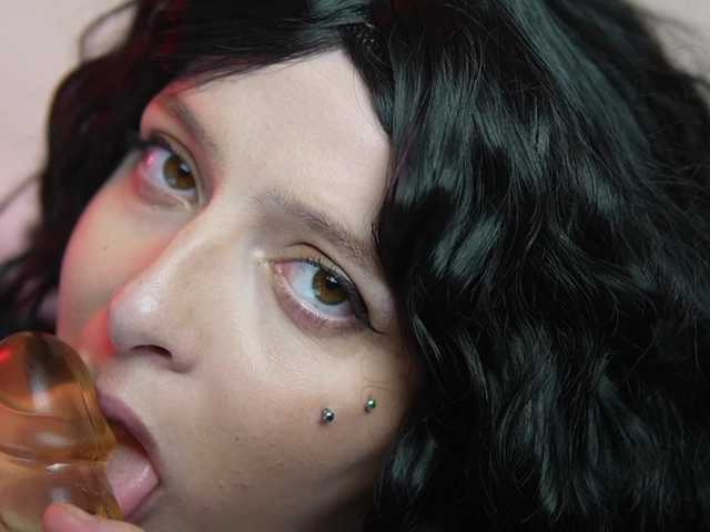 TiffanyTaboo's BongaCams show and profile