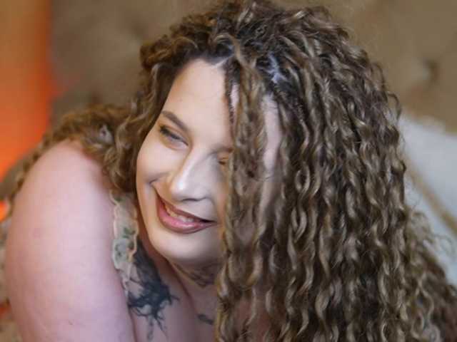 TiffanyTaboo's BongaCams show and profile