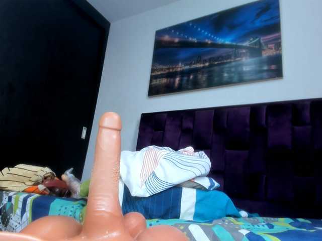 AssParadisse's BongaCams show and profile