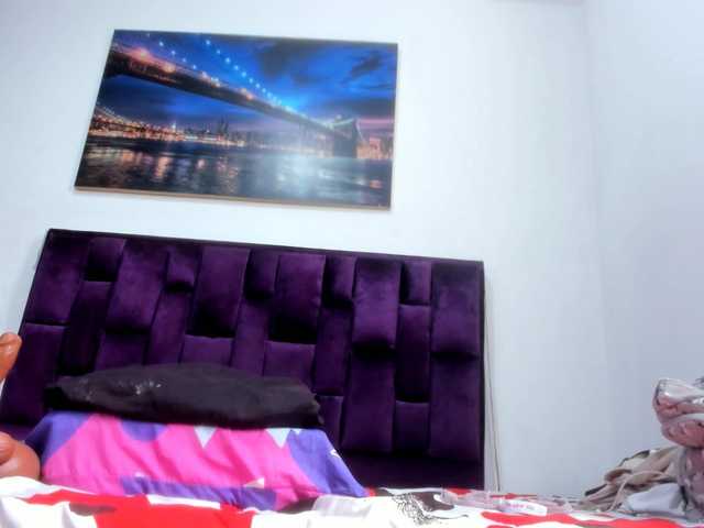 le modèle AssParadisse est en webcam porno dans un show sur le site bongacams, il possède les tags suivants: Latino/Hispanic,Brunette,Trimmed