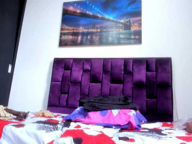 le modèle AssParadisse est en webcam porno dans un show sur le site bongacams, il possède les tags suivants: Latino/Hispanic,Brunette,Trimmed