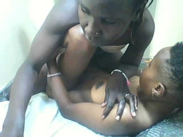 Black-divas from BongaCams is Freechat