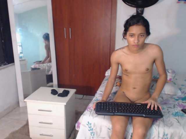 nicolle-sanders webcam