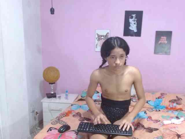 nicolle-sanders webcam