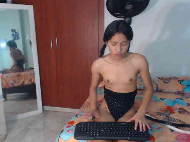 nicolle-sanders webcam