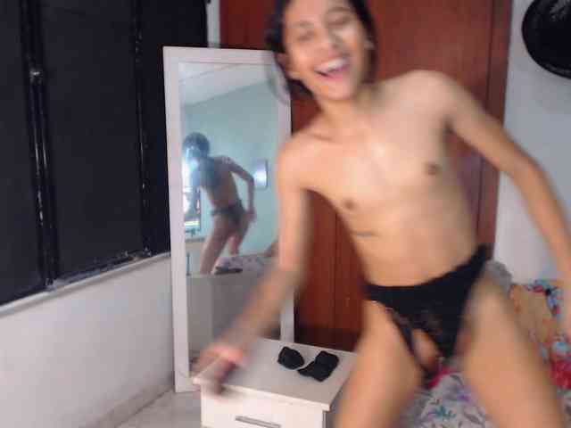 nicolle-sanders webcam