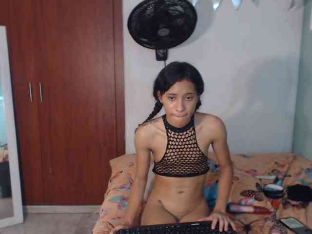 nicolle-sanders webcam