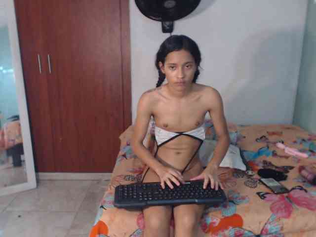 nicolle-sanders webcam
