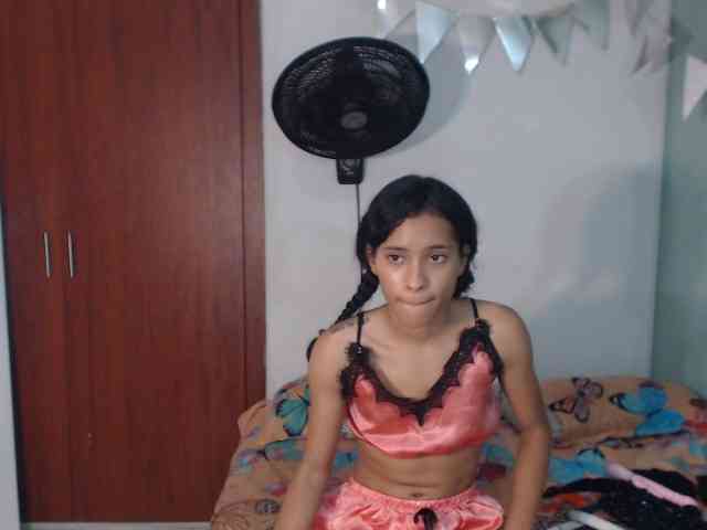 nicolle-sanders webcam
