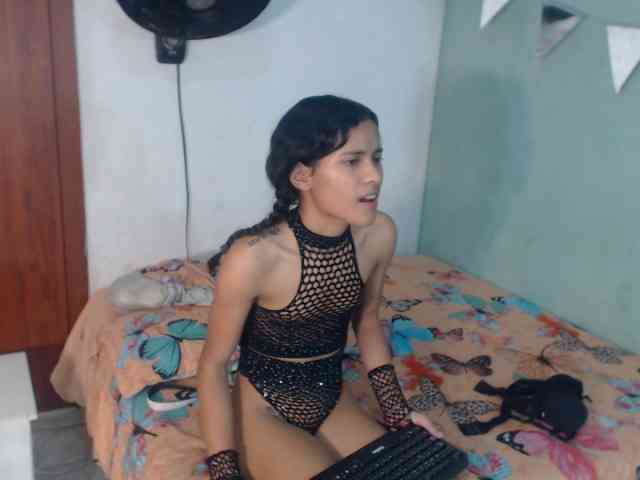 nicolle-sanders webcam